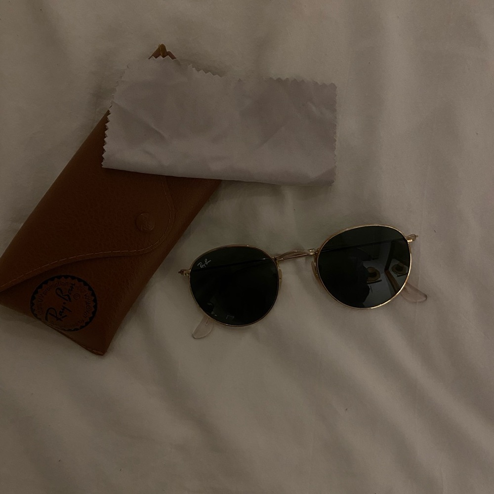 Ray Ban Round Gold Sunglasses